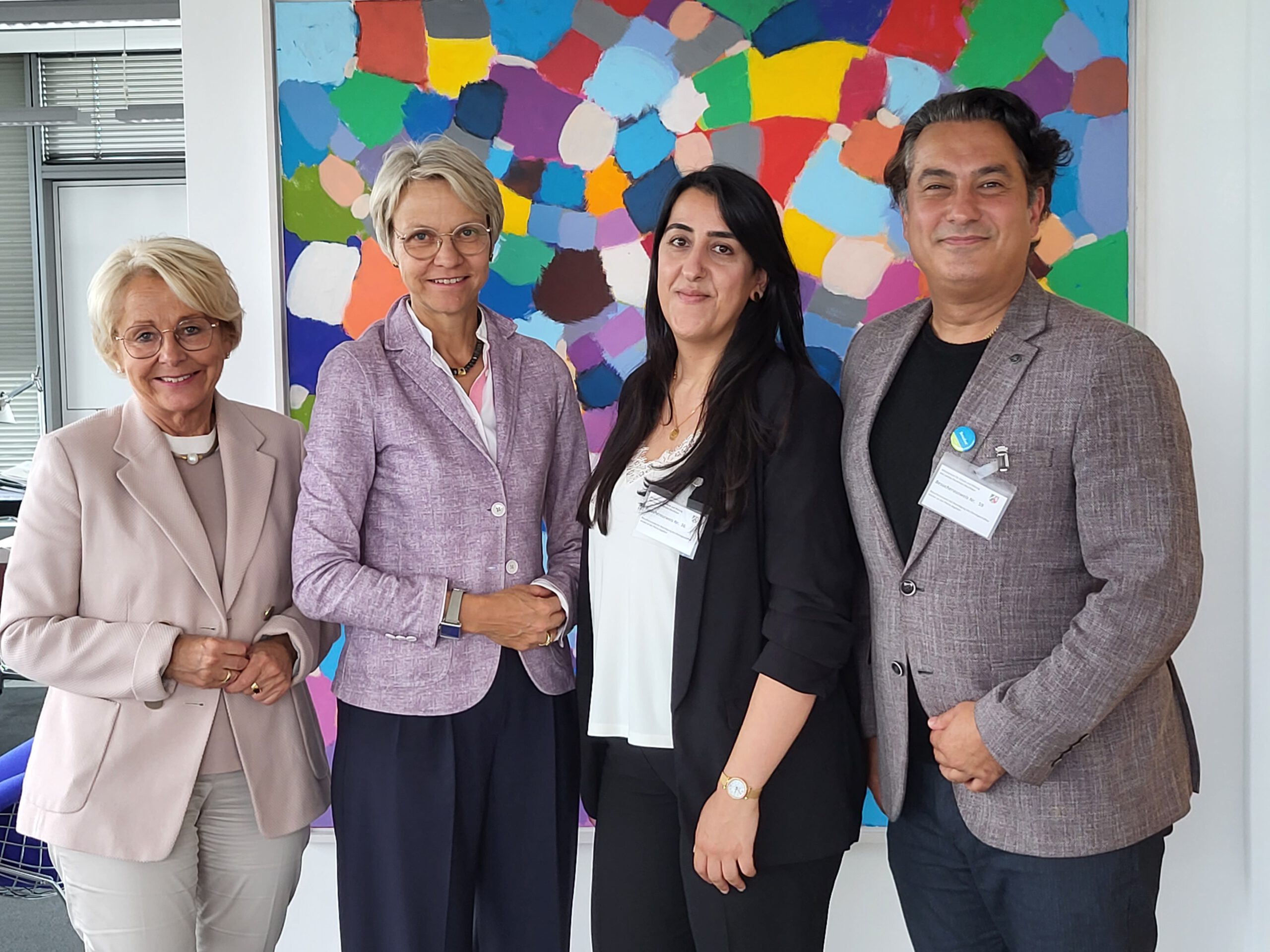 Gruppenfoto vom Besuch bei Schulministerin Feller